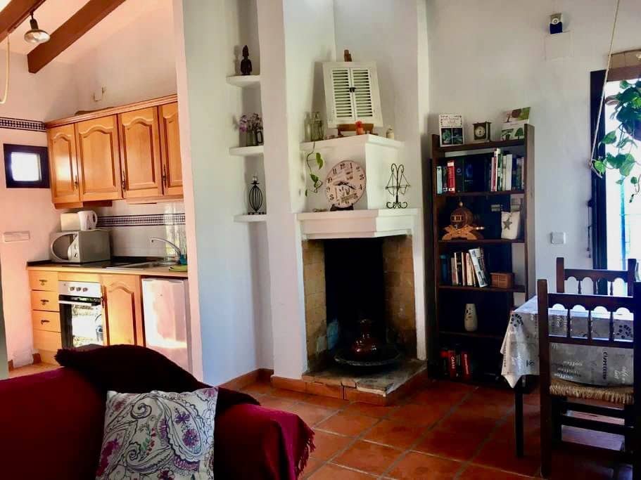 6 bedroom Villa for sale in Alfaz del Pi / L'Alfas del Pi with pool garage - € 1,250,000 (Ref: 7990057)