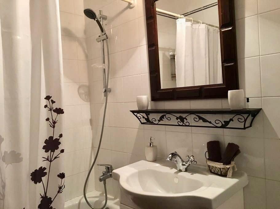 6 bedroom Villa for sale in Alfaz del Pi / L'Alfas del Pi with pool garage - € 1,250,000 (Ref: 7990057)