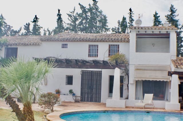 6 Zimmer Villa zu verkaufen in Alfaz del Pi / L'Alfàs del Pi mit Pool Garage - 1.250.000 € (Ref: 7990057)