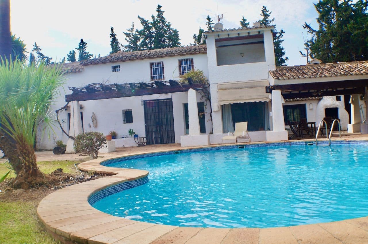 6 bedroom Villa for sale in Alfaz del Pi / L'Alfas del Pi with pool garage - € 1,250,000 (Ref: 7990057)