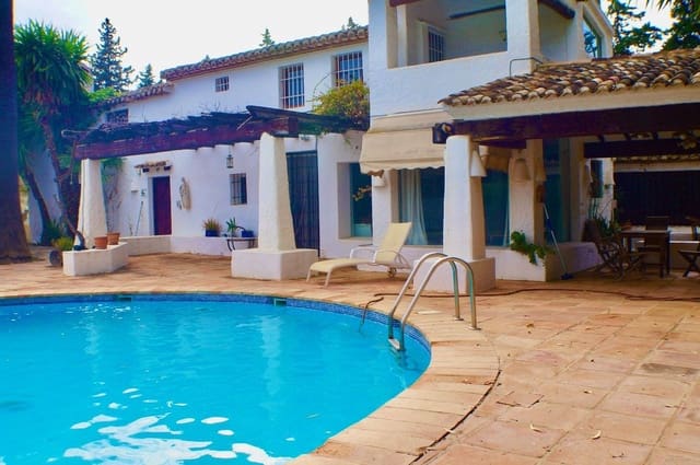 6 Zimmer Villa zu verkaufen in Alfaz del Pi / L'Alfàs del Pi mit Pool Garage - 1.250.000 € (Ref: 7990057)
