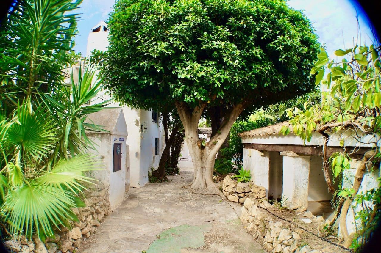 6 bedroom Villa for sale in Alfaz del Pi / L'Alfas del Pi with pool garage - € 1,250,000 (Ref: 7990057)