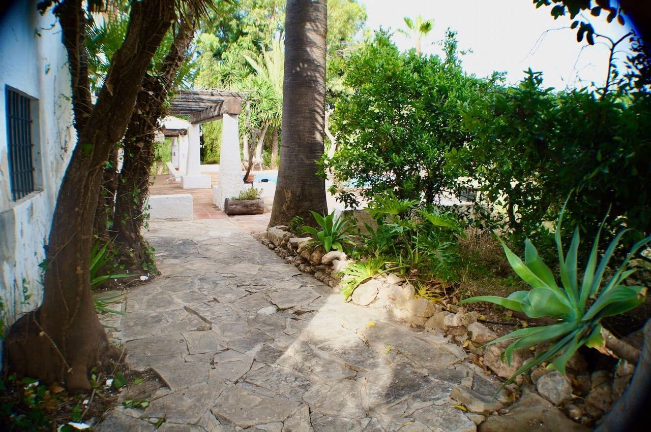 6 bedroom Villa for sale in Alfaz del Pi / L'Alfas del Pi with pool garage - € 1,250,000 (Ref: 7990057)