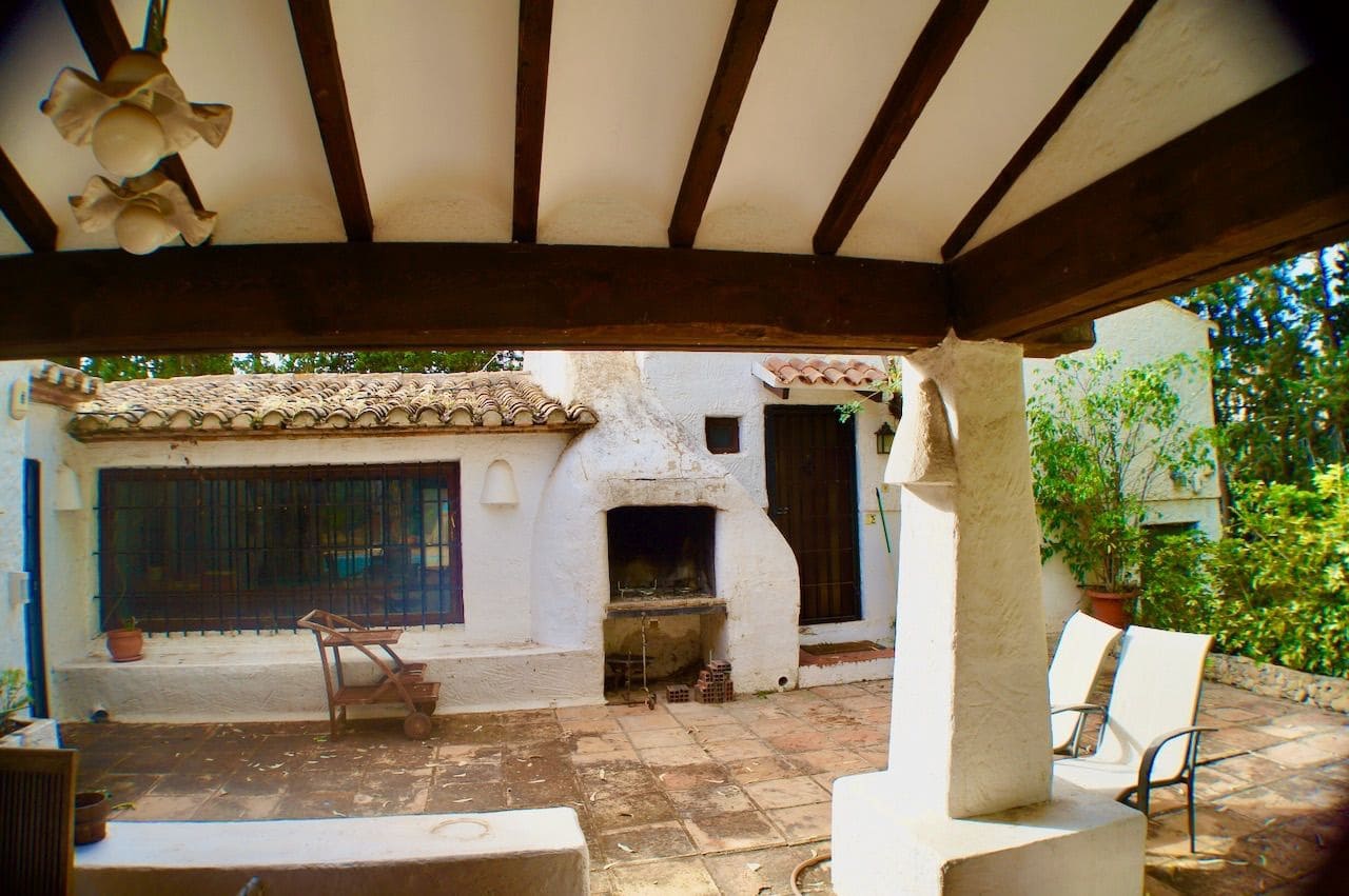 6 bedroom Villa for sale in Alfaz del Pi / L'Alfas del Pi with pool garage - € 1,250,000 (Ref: 7990057)