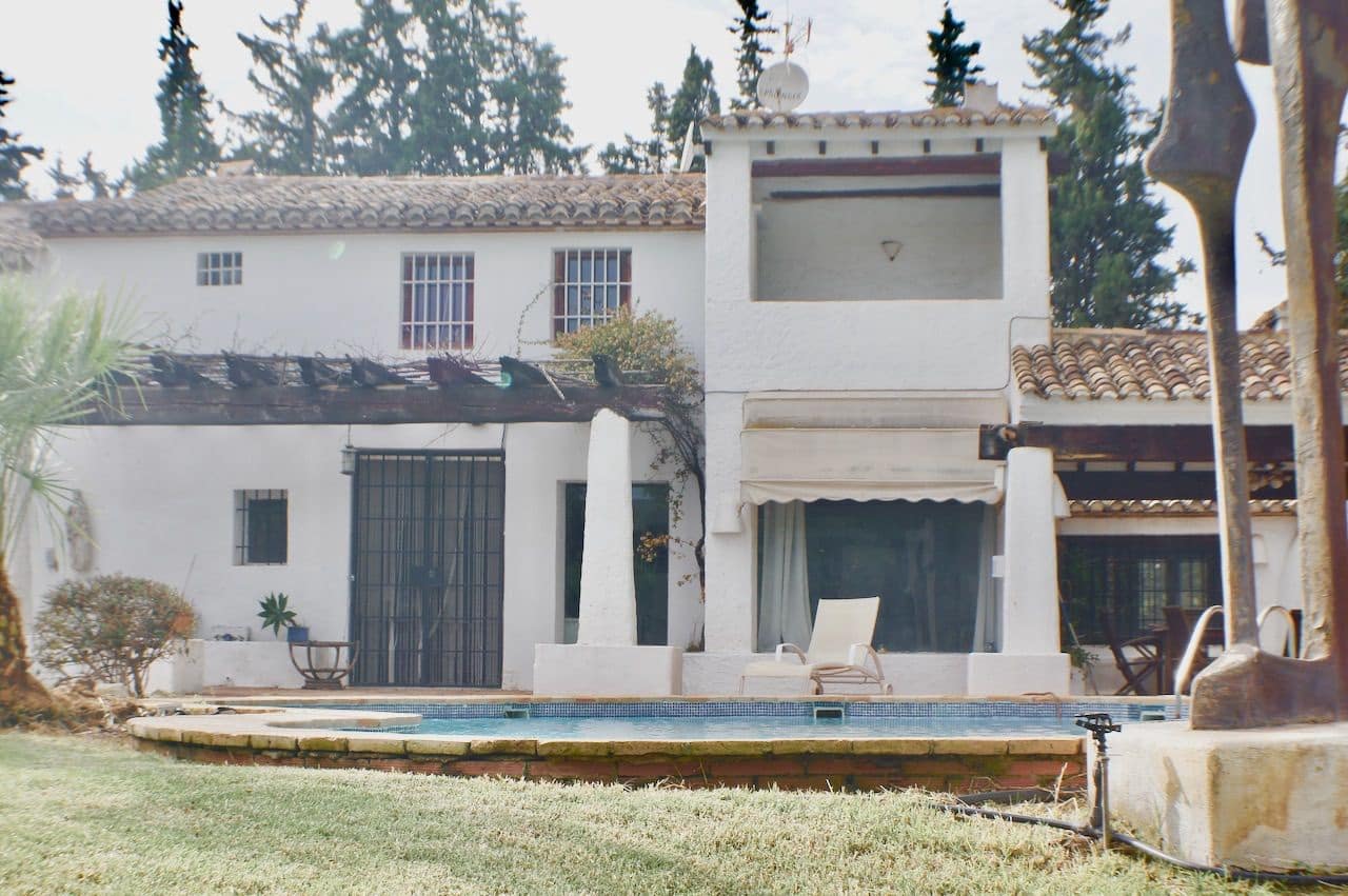 6 bedroom Villa for sale in Alfaz del Pi / L'Alfas del Pi with pool garage - € 1,250,000 (Ref: 7990057)