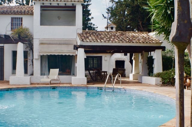 6 Zimmer Villa zu verkaufen in Alfaz del Pi / L'Alfàs del Pi mit Pool Garage - 1.250.000 € (Ref: 7990057)