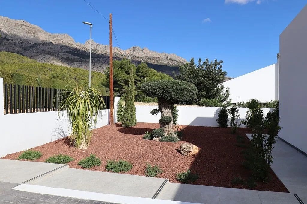 4 Zimmer Villa zu verkaufen in Altea mit Pool Garage - 995.000 € (Ref: 8342755)