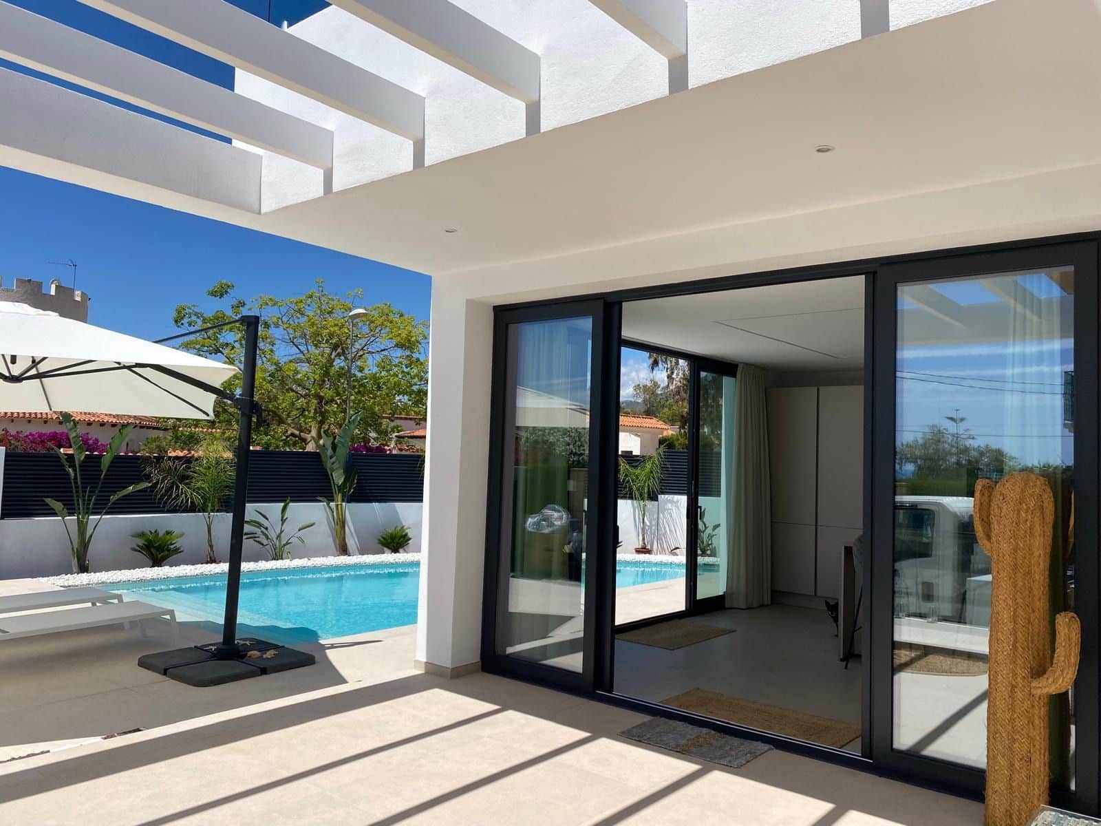 4 quarto Moradia para venda em La Nucia com piscina garagem - 1 175 000 € (Ref: 8504066)