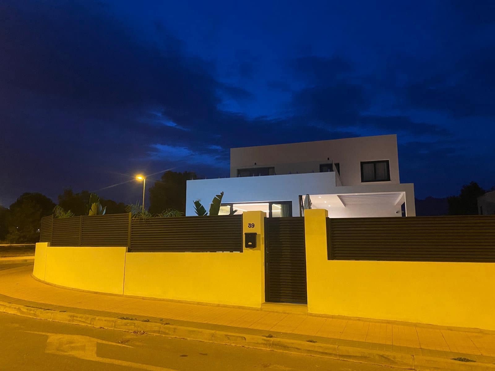 4 quarto Moradia para venda em La Nucia com piscina garagem - 1 175 000 € (Ref: 8504066)