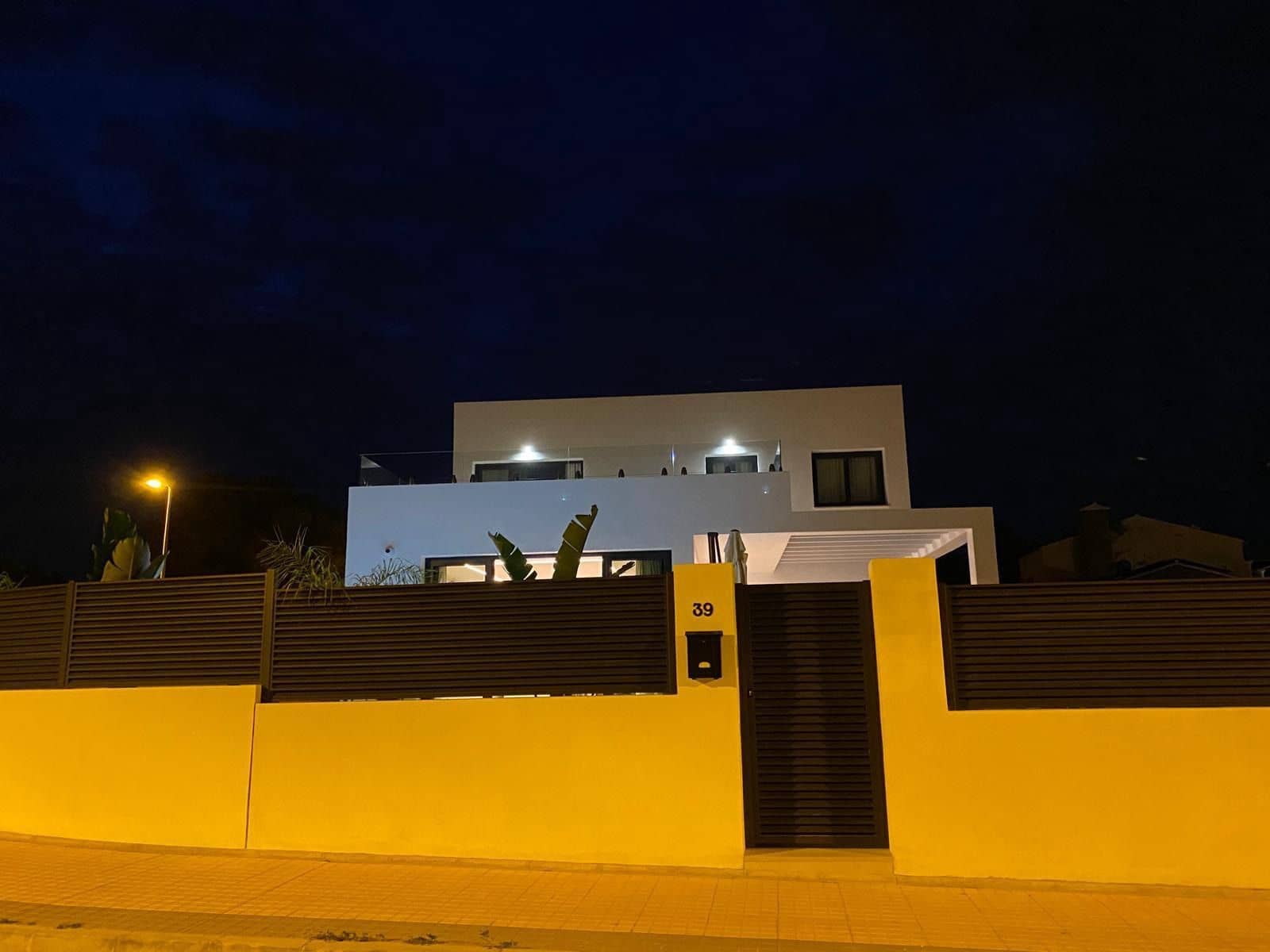 4 quarto Moradia para venda em La Nucia com piscina garagem - 1 175 000 € (Ref: 8504066)