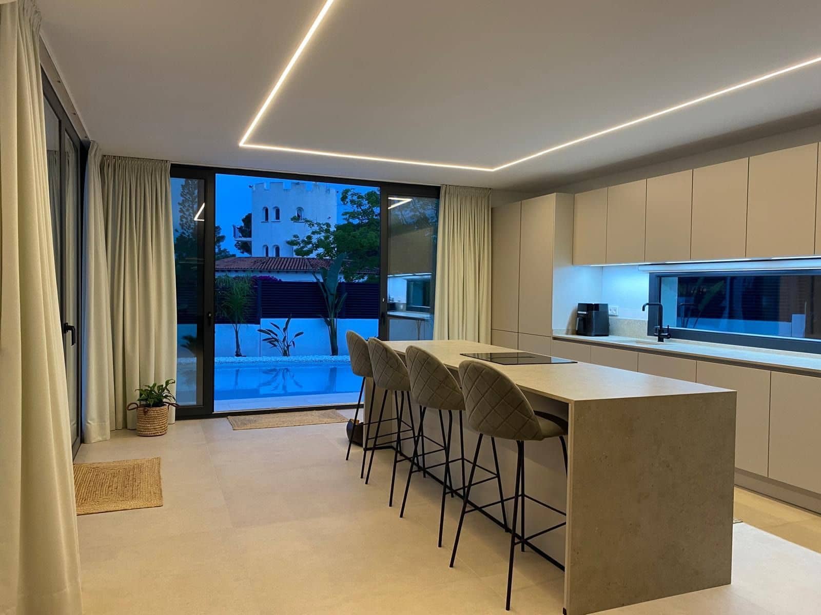 4 quarto Moradia para venda em La Nucia com piscina garagem - 1 175 000 € (Ref: 8504066)