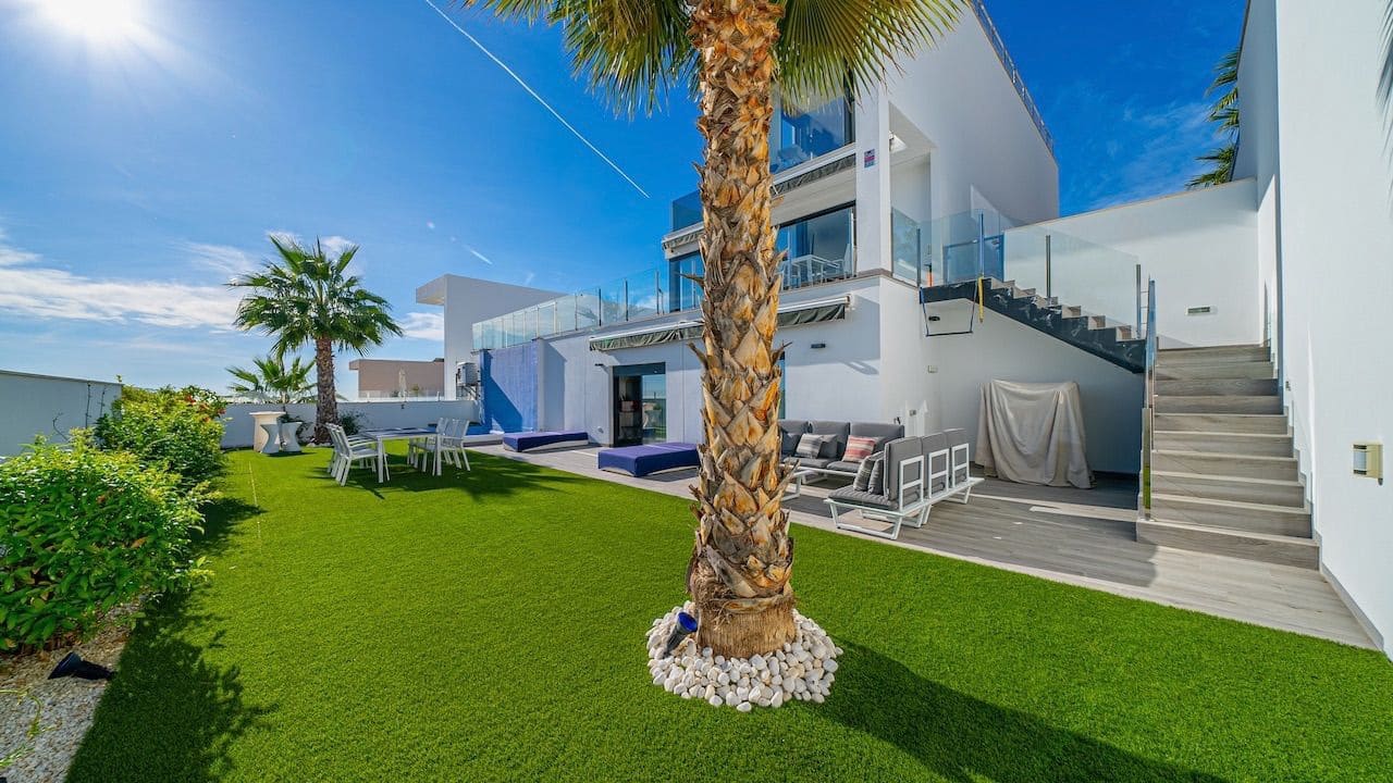 4 bedroom Villa for sale in Finestrat with pool garage - € 1,260,000 (Ref: 8654589)