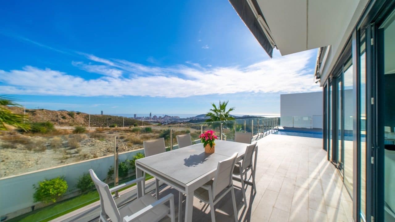 4 bedroom Villa for sale in Finestrat with pool garage - € 1,260,000 (Ref: 8654589)