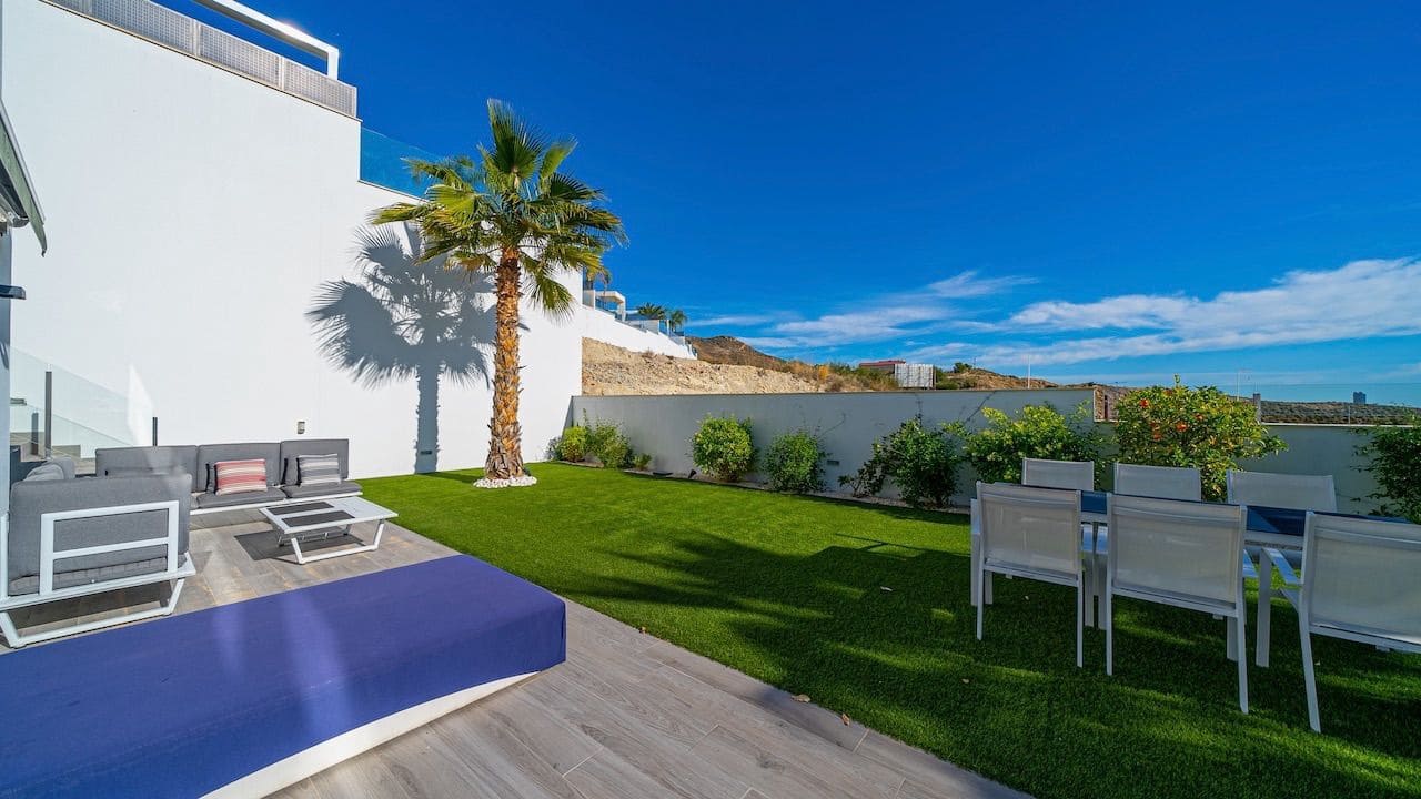 4 bedroom Villa for sale in Finestrat with pool garage - € 1,260,000 (Ref: 8654589)