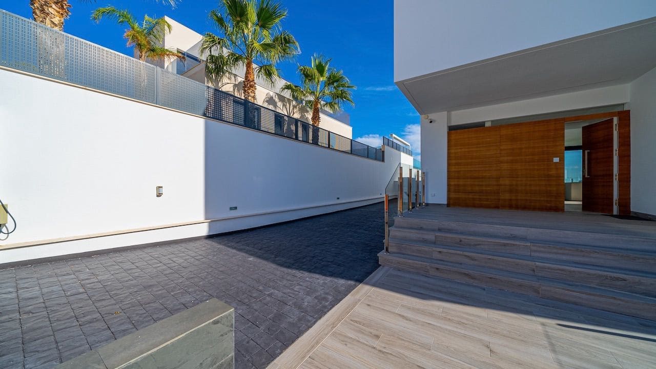 4 bedroom Villa for sale in Finestrat with pool garage - € 1,260,000 (Ref: 8654589)