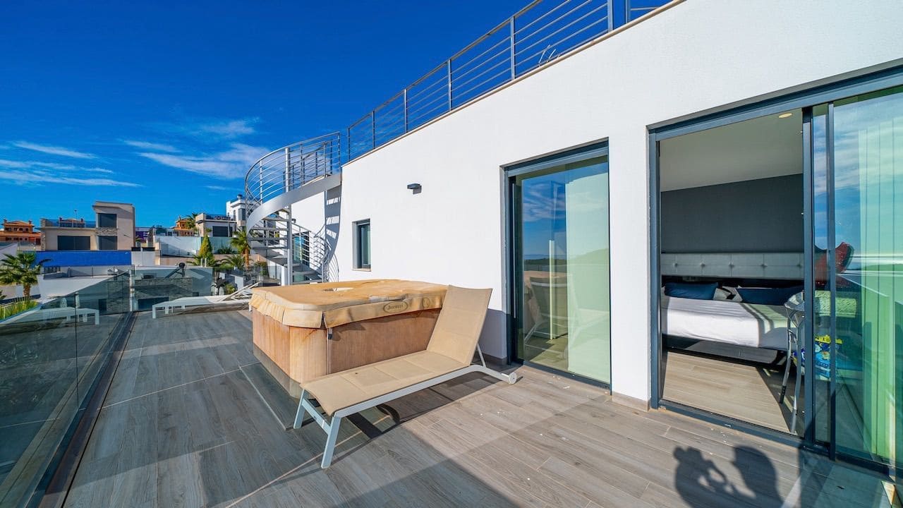 4 bedroom Villa for sale in Finestrat with pool garage - € 1,260,000 (Ref: 8654589)