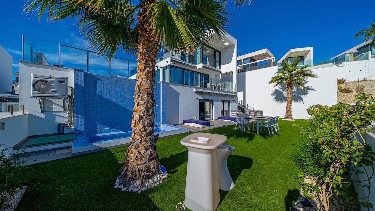 4 bedroom Villa for sale in Finestrat with pool garage - € 1,260,000 (Ref: 8654589)