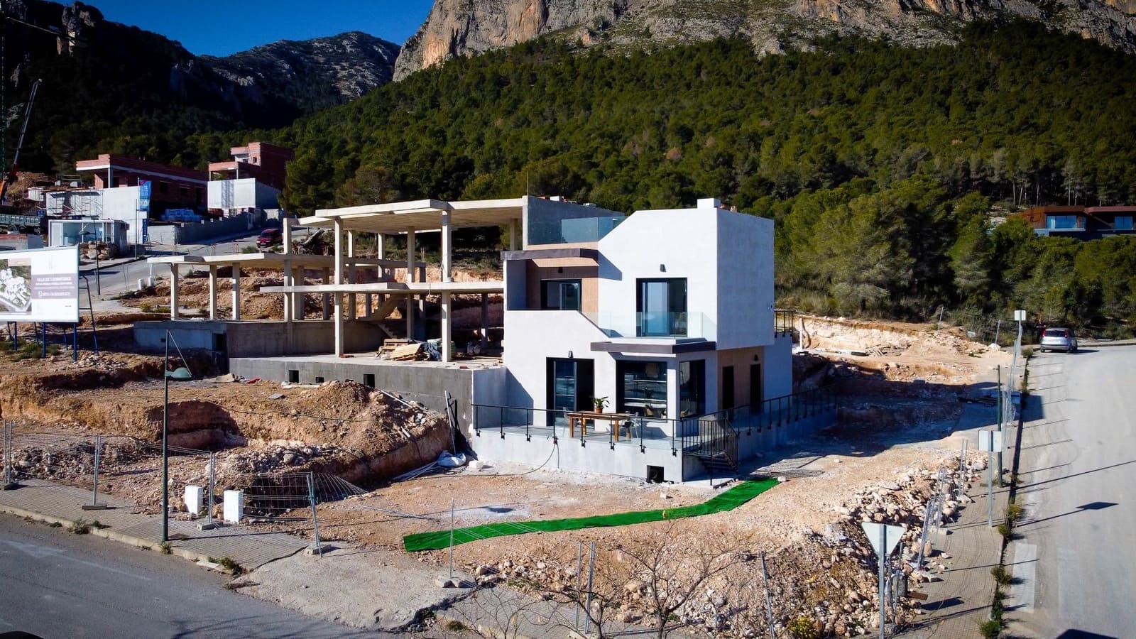 3 bedroom Villa for sale in Polop with pool garage - € 623,115 (Ref: 8982129)