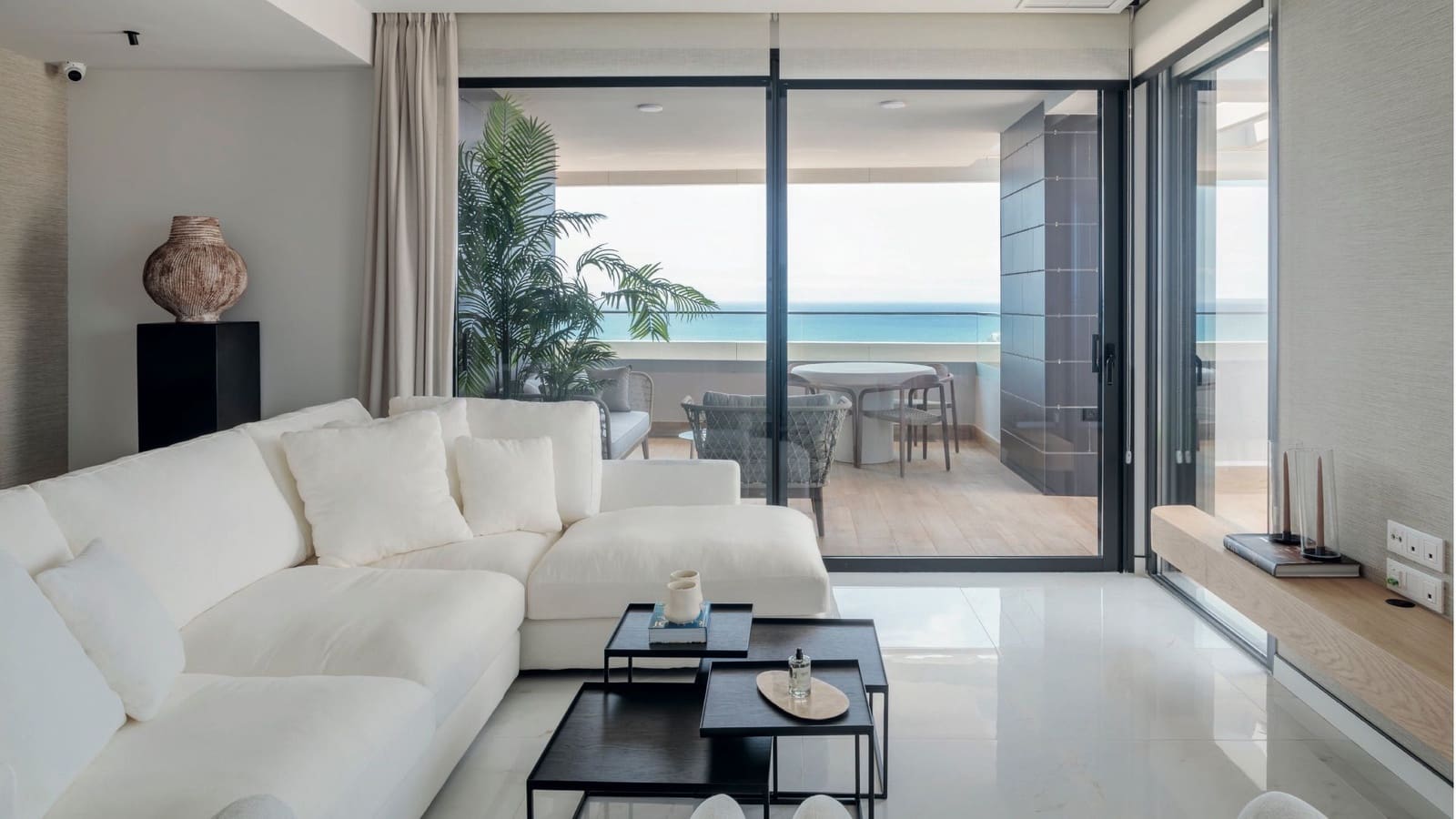 3 bedroom Apartment for sale in Benidorm with pool garage - € 665,000 (Ref: 9014219)