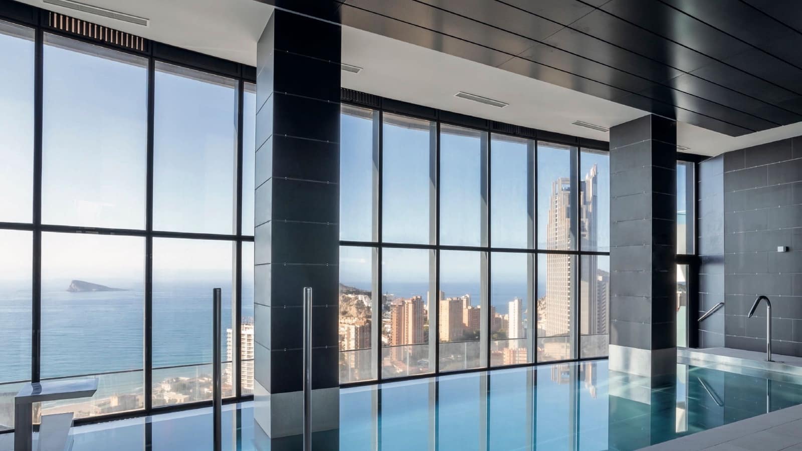 3 bedroom Apartment for sale in Benidorm with pool garage - € 665,000 (Ref: 9014219)