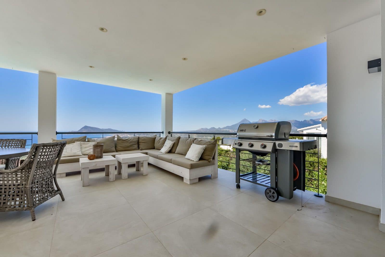 6 bedroom Villa for sale in Altea la Vella with pool garage - € 2,190,000 (Ref: 9142637)