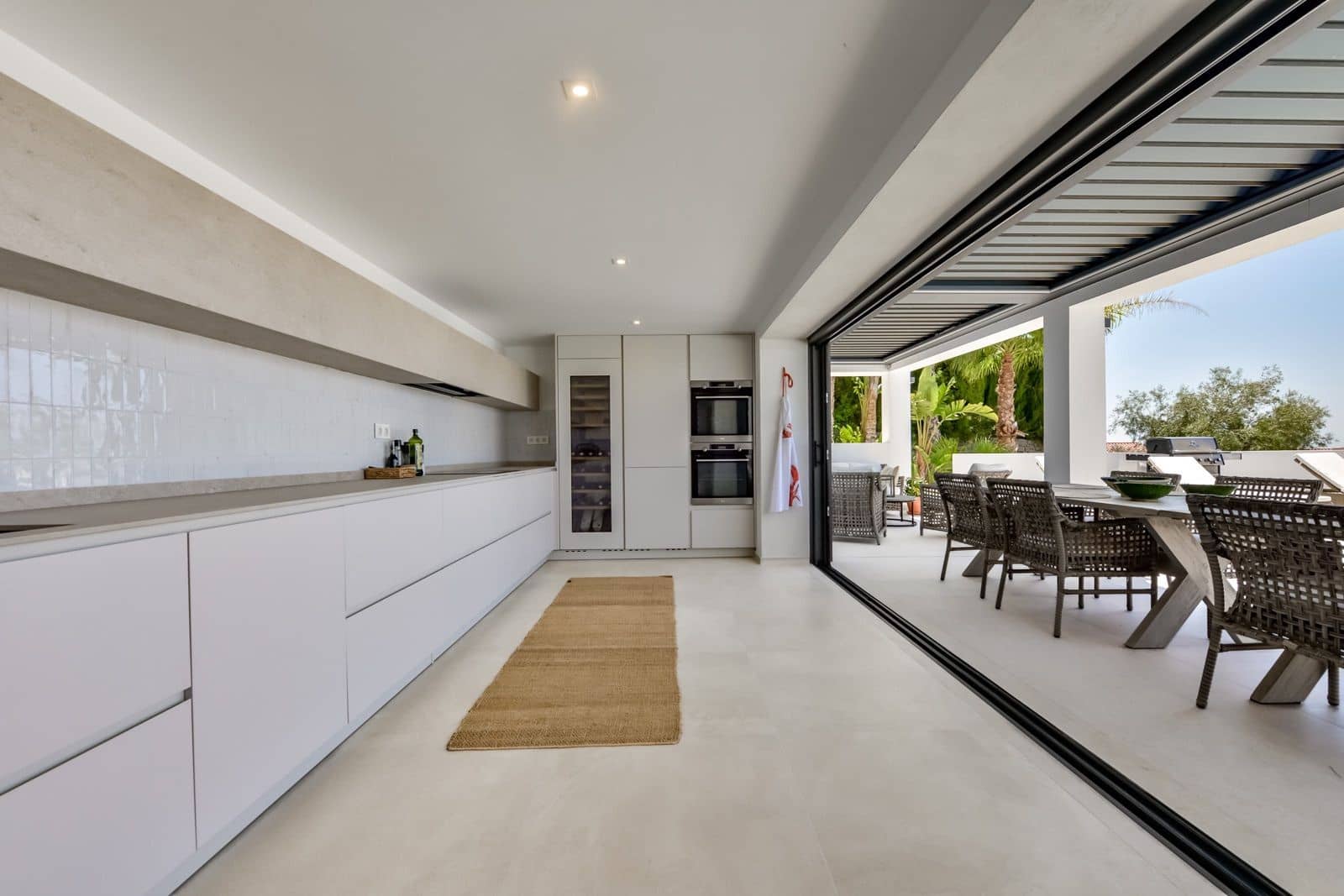 6 bedroom Villa for sale in Altea la Vella with pool garage - € 2,190,000 (Ref: 9142637)