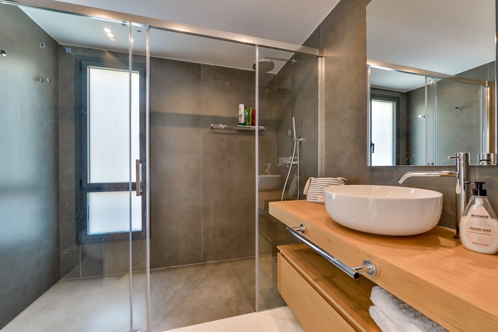 6 bedroom Villa for sale in Altea la Vella with pool garage - € 2,190,000 (Ref: 9142637)