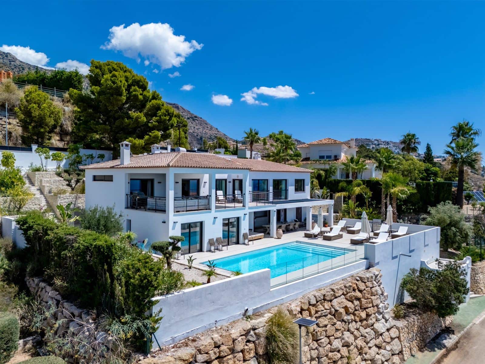 6 bedroom Villa for sale in Altea la Vella with pool garage - € 2,190,000 (Ref: 9142637)
