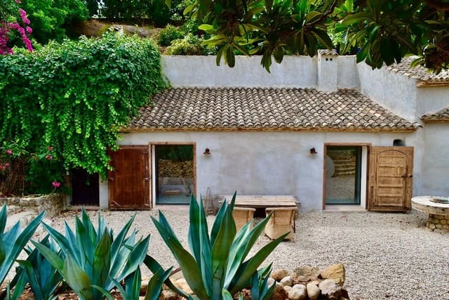 4 Zimmer Villa zu verkaufen in Altea mit Pool Garage - 990.000 € (Ref: 9340721)