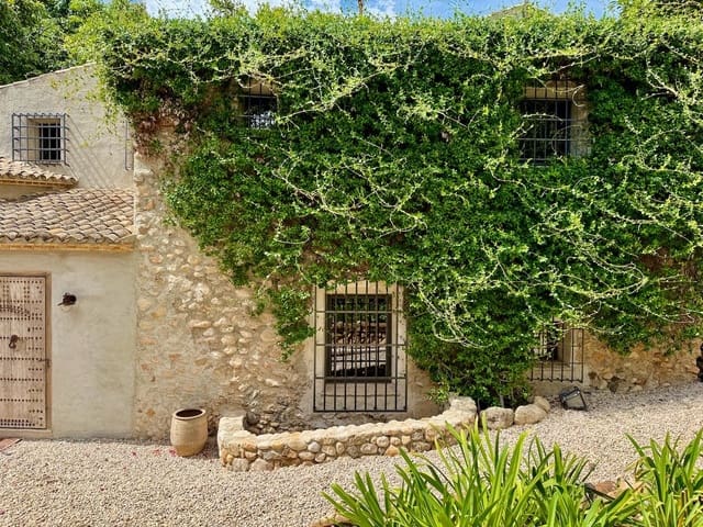 4 Zimmer Villa zu verkaufen in Altea mit Pool Garage - 990.000 € (Ref: 9340721)