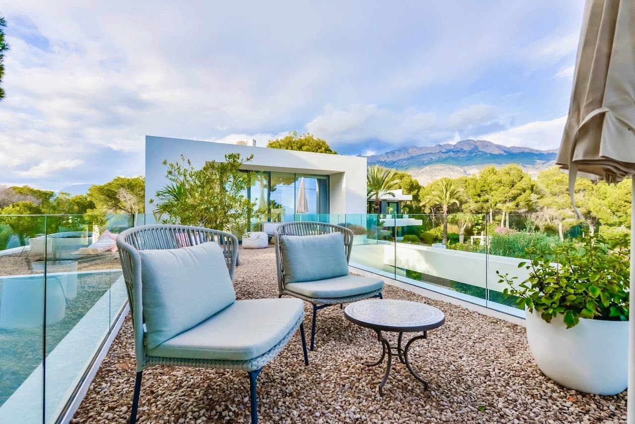 3 bedroom Villa for sale in Altea with pool garage - € 1,500,000 (Ref: 9529464)