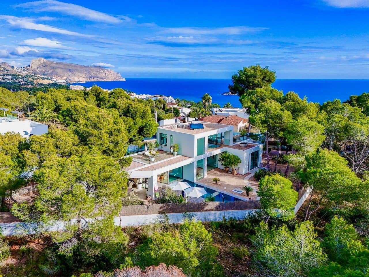 3 bedroom Villa for sale in Altea with pool garage - € 1,500,000 (Ref: 9529464)