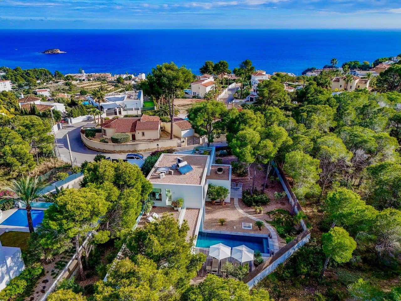 3 bedroom Villa for sale in Altea with pool garage - € 1,500,000 (Ref: 9529464)