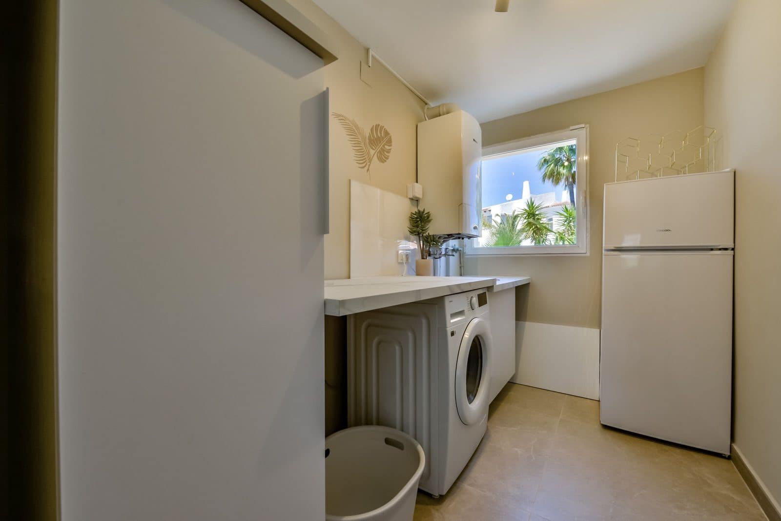 4 makuuhuone Huvila myytävänä paikassa La Nucia mukana uima-altaan 
autotalli - 1 190 000 € (Ref: 9794080)