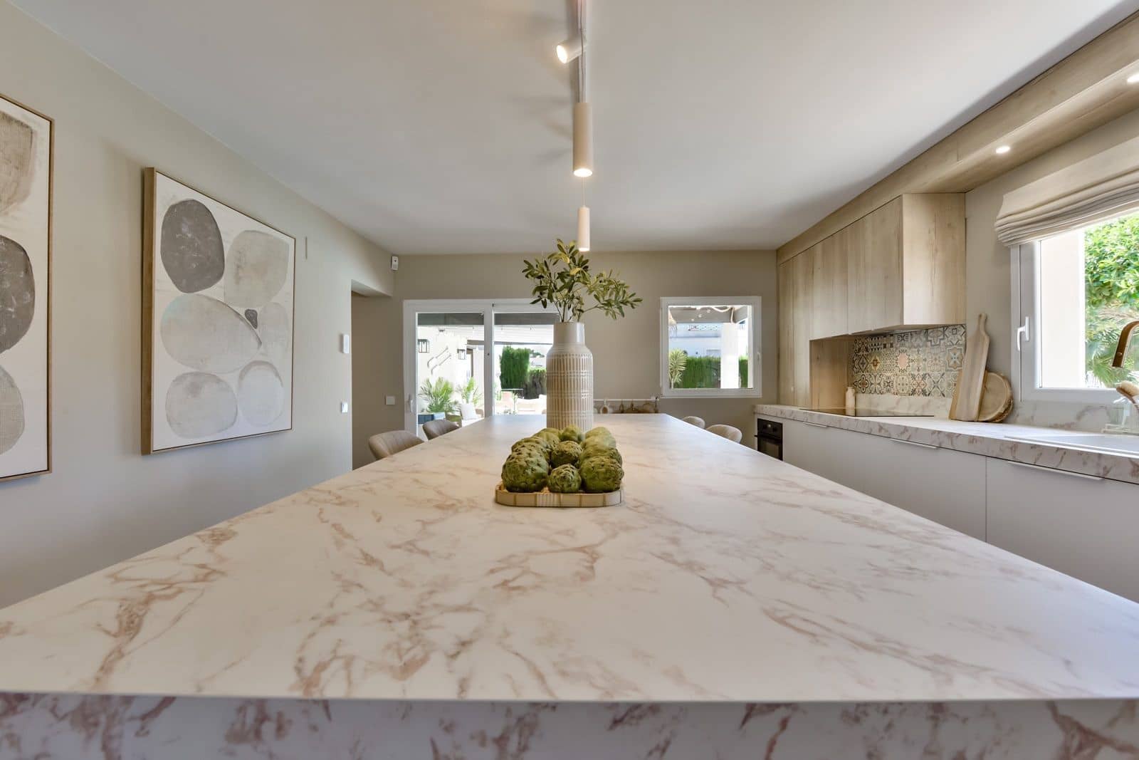 4 makuuhuone Huvila myytävänä paikassa La Nucia mukana uima-altaan 
autotalli - 1 190 000 € (Ref: 9794080)