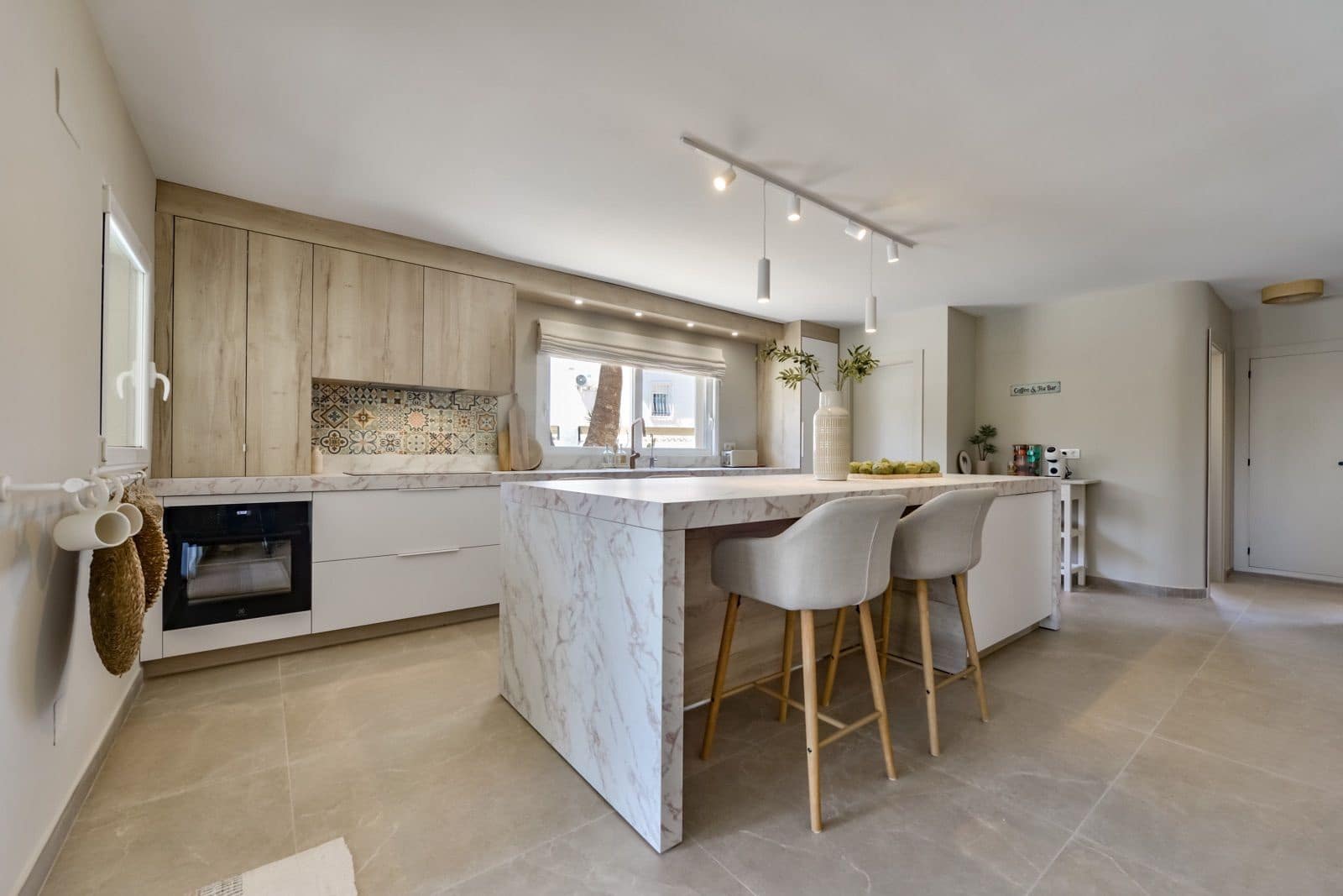 4 makuuhuone Huvila myytävänä paikassa La Nucia mukana uima-altaan 
autotalli - 1 190 000 € (Ref: 9794080)