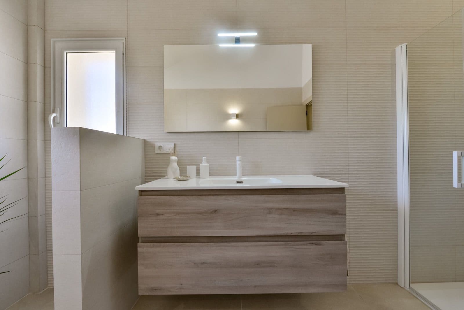 4 makuuhuone Huvila myytävänä paikassa La Nucia mukana uima-altaan 
autotalli - 1 190 000 € (Ref: 9794080)