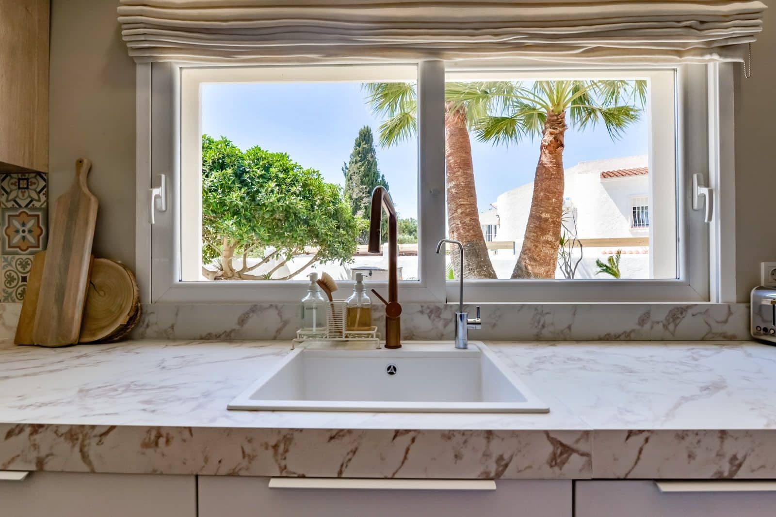 4 makuuhuone Huvila myytävänä paikassa La Nucia mukana uima-altaan 
autotalli - 1 190 000 € (Ref: 9794080)