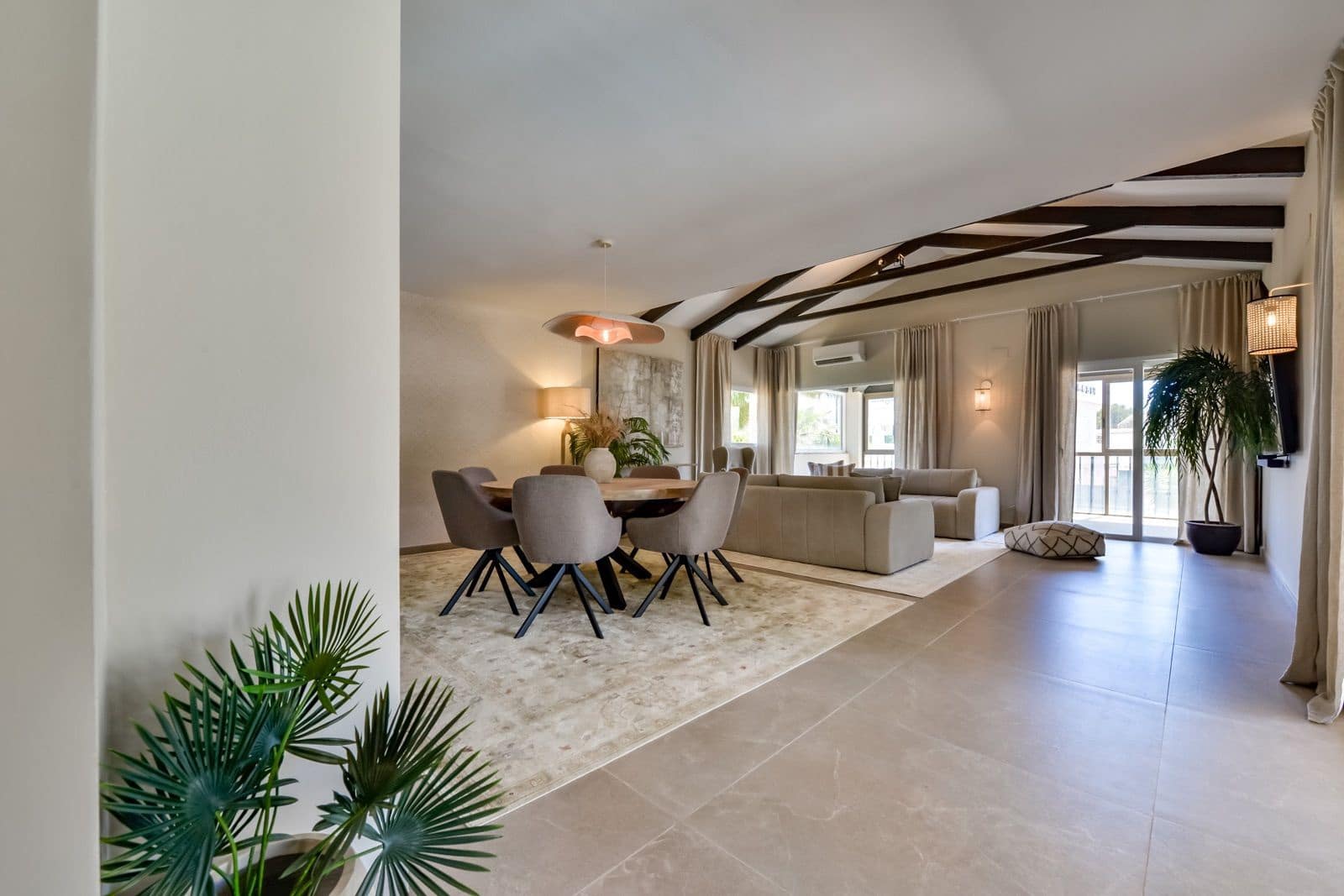 4 makuuhuone Huvila myytävänä paikassa La Nucia mukana uima-altaan 
autotalli - 1 190 000 € (Ref: 9794080)