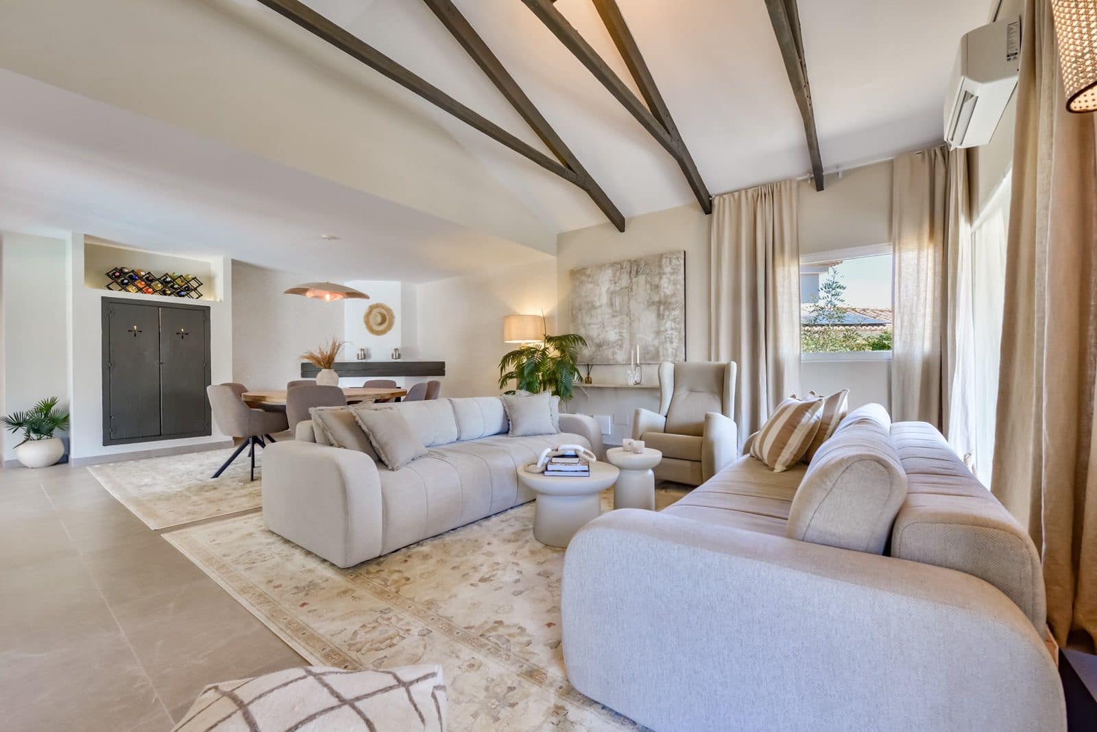 4 makuuhuone Huvila myytävänä paikassa La Nucia mukana uima-altaan 
autotalli - 1 190 000 € (Ref: 9794080)