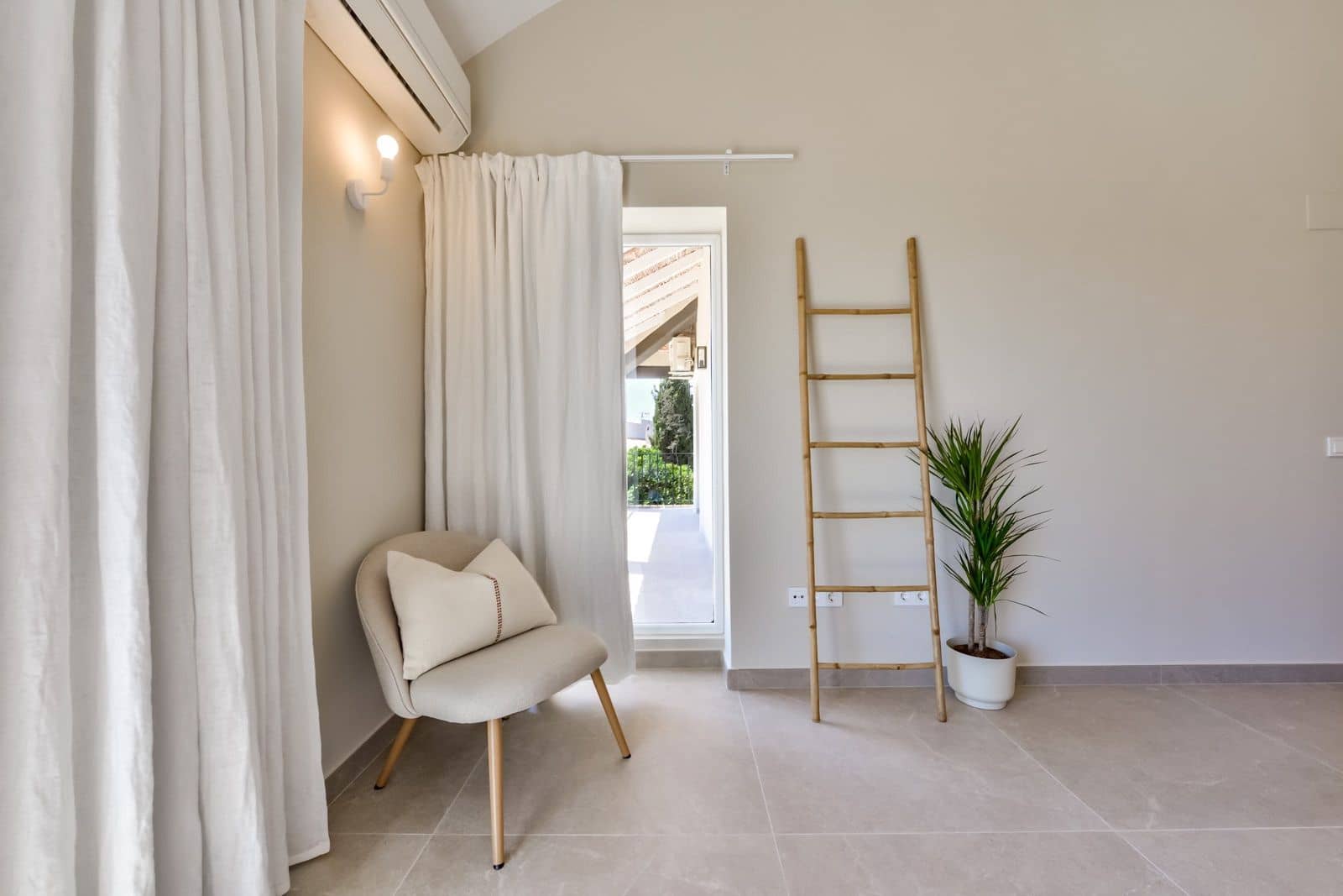 4 makuuhuone Huvila myytävänä paikassa La Nucia mukana uima-altaan 
autotalli - 1 190 000 € (Ref: 9794080)