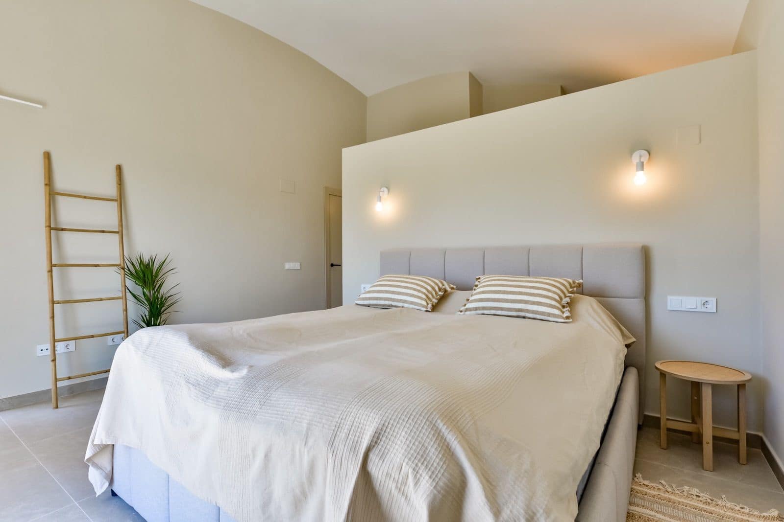 4 makuuhuone Huvila myytävänä paikassa La Nucia mukana uima-altaan 
autotalli - 1 190 000 € (Ref: 9794080)