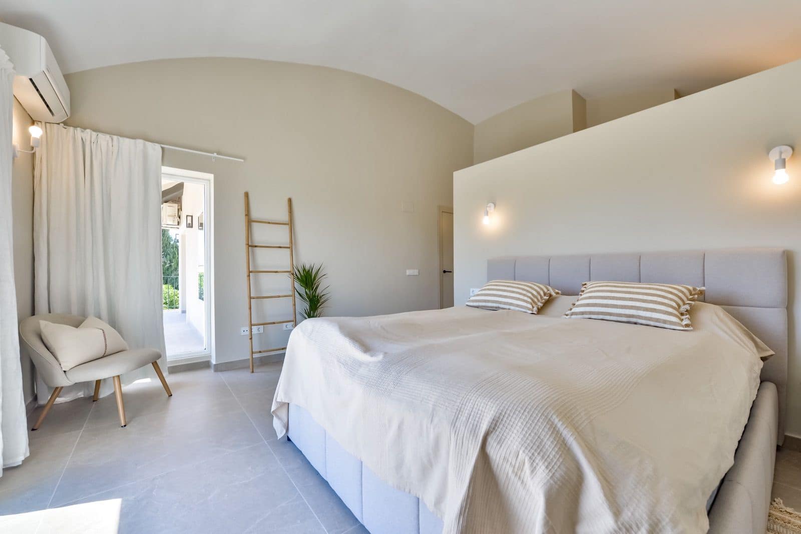 4 makuuhuone Huvila myytävänä paikassa La Nucia mukana uima-altaan 
autotalli - 1 190 000 € (Ref: 9794080)