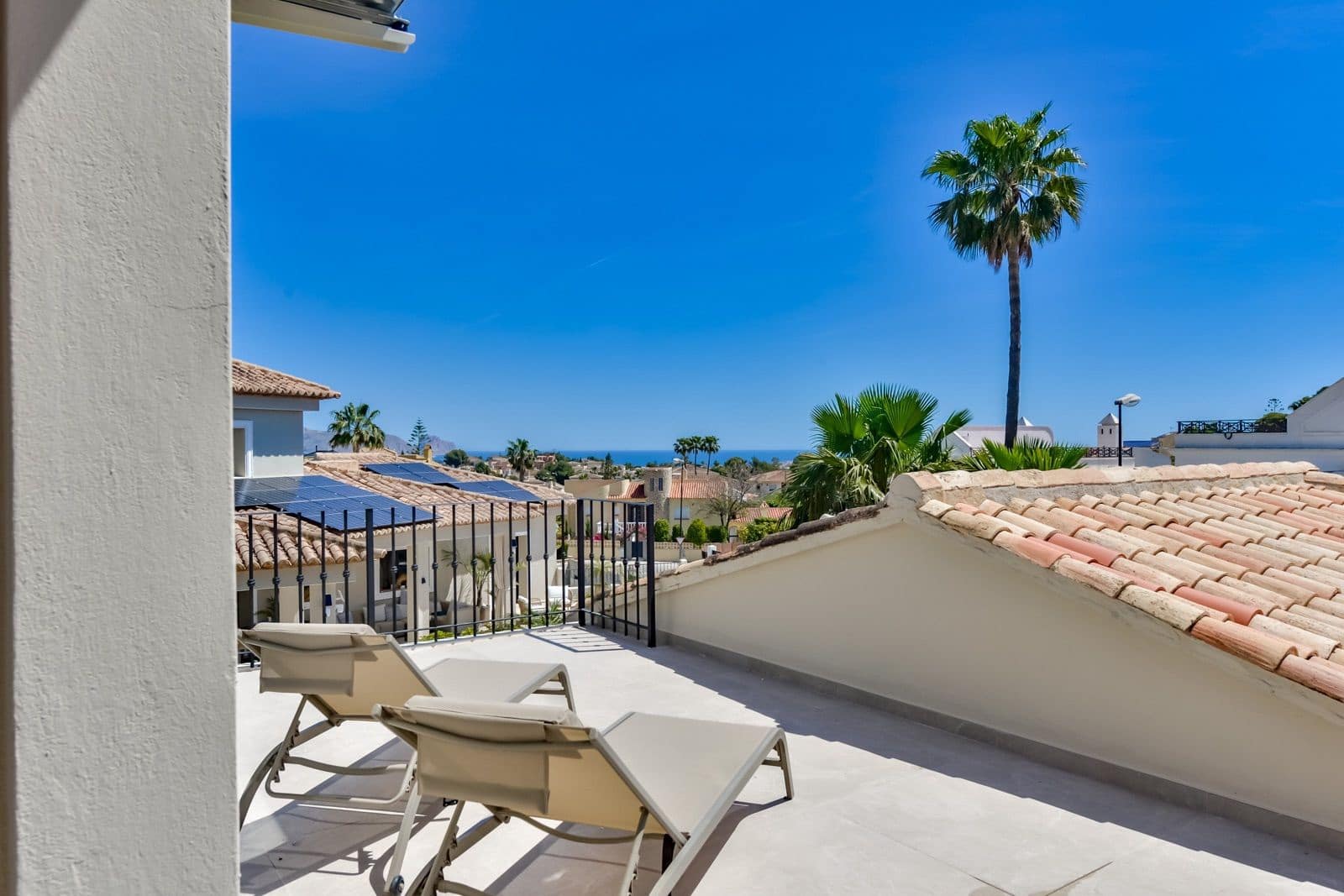 4 makuuhuone Huvila myytävänä paikassa La Nucia mukana uima-altaan 
autotalli - 1 190 000 € (Ref: 9794080)