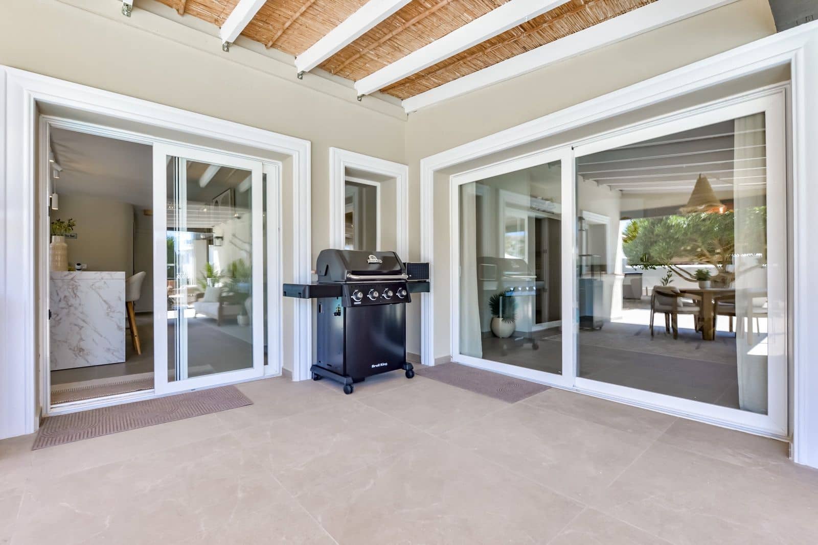 4 makuuhuone Huvila myytävänä paikassa La Nucia mukana uima-altaan 
autotalli - 1 190 000 € (Ref: 9794080)