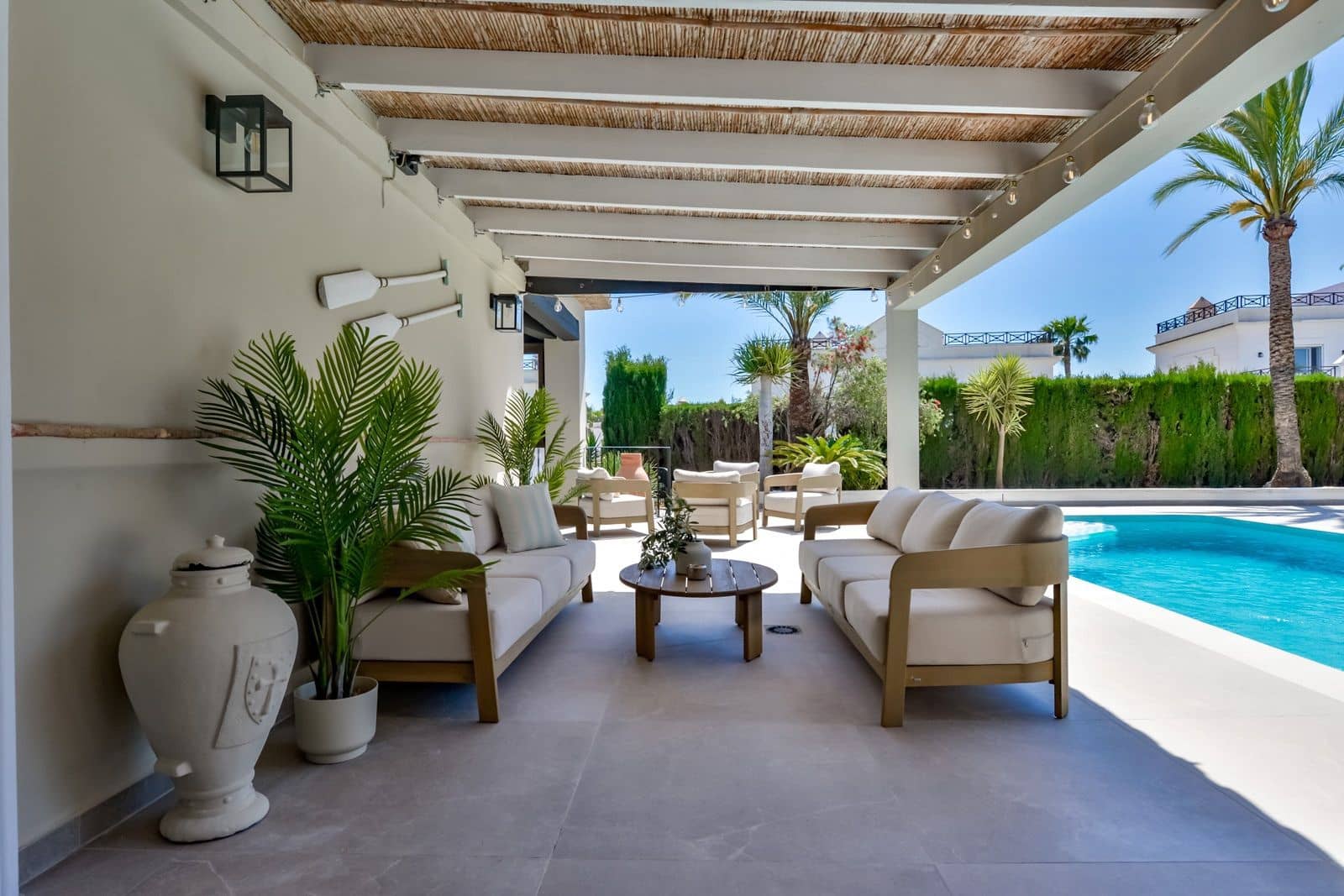 4 makuuhuone Huvila myytävänä paikassa La Nucia mukana uima-altaan 
autotalli - 1 190 000 € (Ref: 9794080)