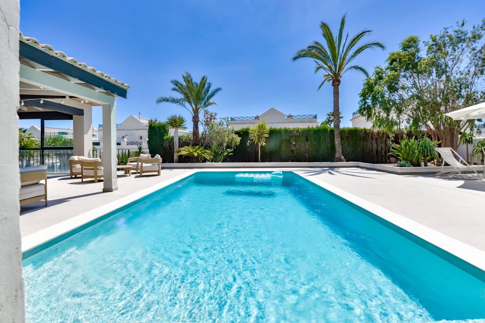 4 makuuhuone Huvila myytävänä paikassa La Nucia mukana uima-altaan 
autotalli - 1 190 000 € (Ref: 9794080)