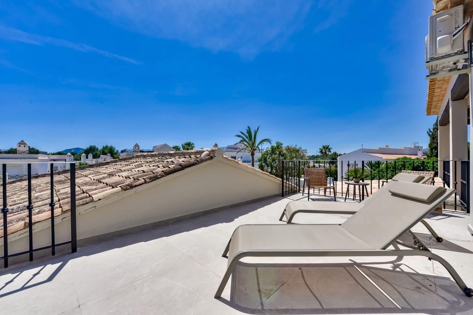 4 makuuhuone Huvila myytävänä paikassa La Nucia mukana uima-altaan 
autotalli - 1 190 000 € (Ref: 9794080)