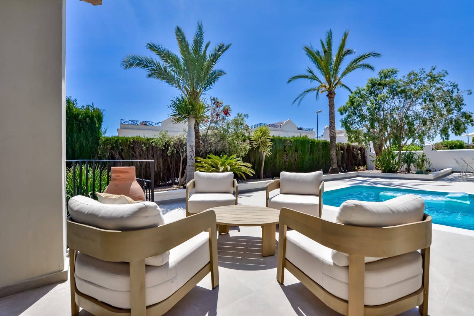 4 makuuhuone Huvila myytävänä paikassa La Nucia mukana uima-altaan 
autotalli - 1 190 000 € (Ref: 9794080)