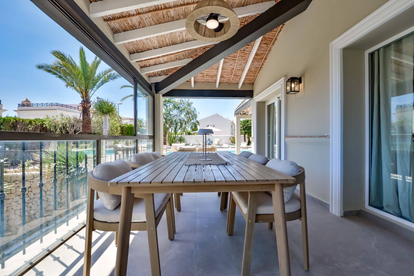 4 makuuhuone Huvila myytävänä paikassa La Nucia mukana uima-altaan 
autotalli - 1 190 000 € (Ref: 9794080)